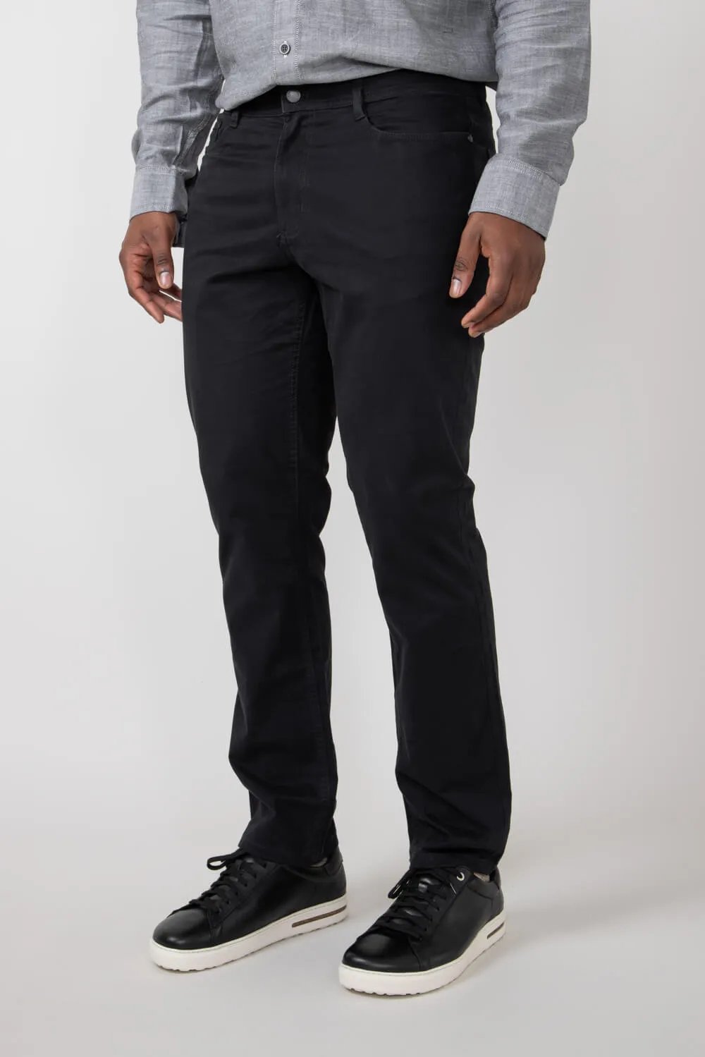 Copper & Oak Leaders Pants for Men in Black | K4F817-009-BLACK