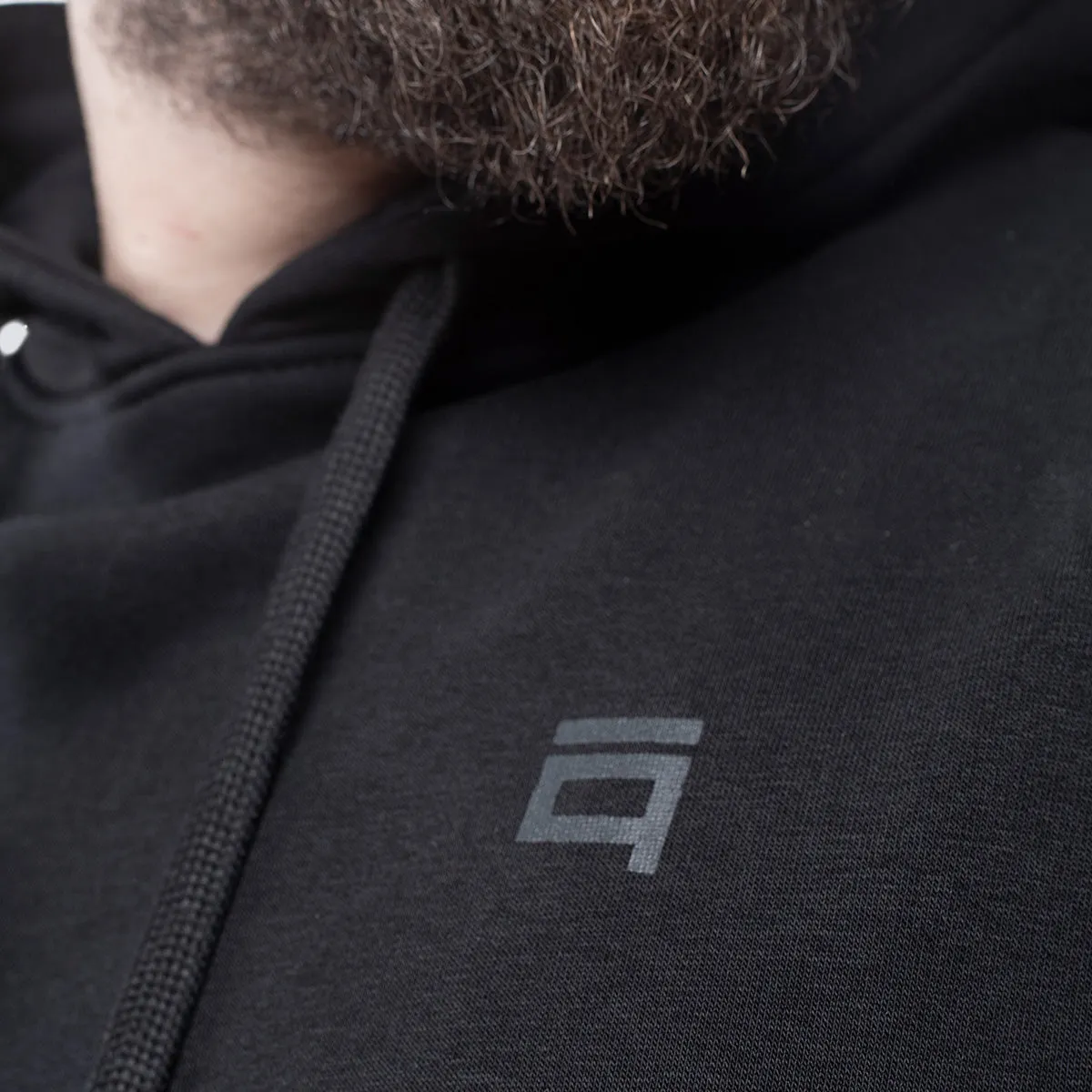 Feek Entawa Hoodie. Black
