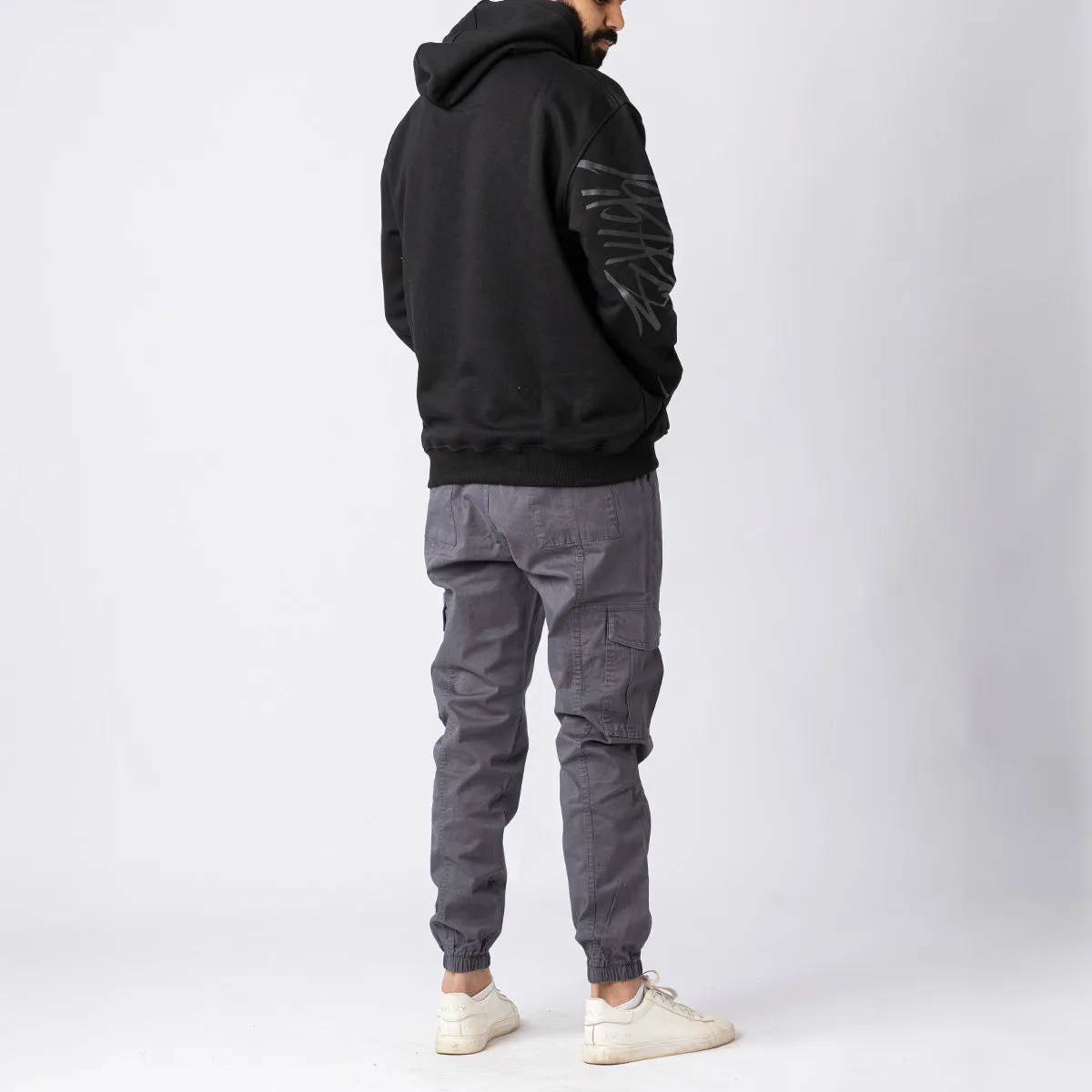 Feek Entawa Hoodie. Black