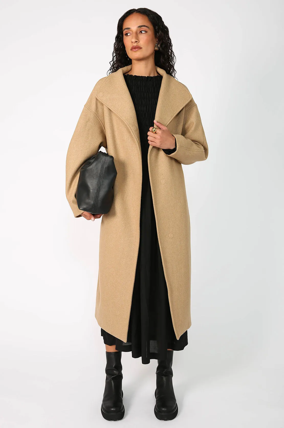 funnel coat / camel
