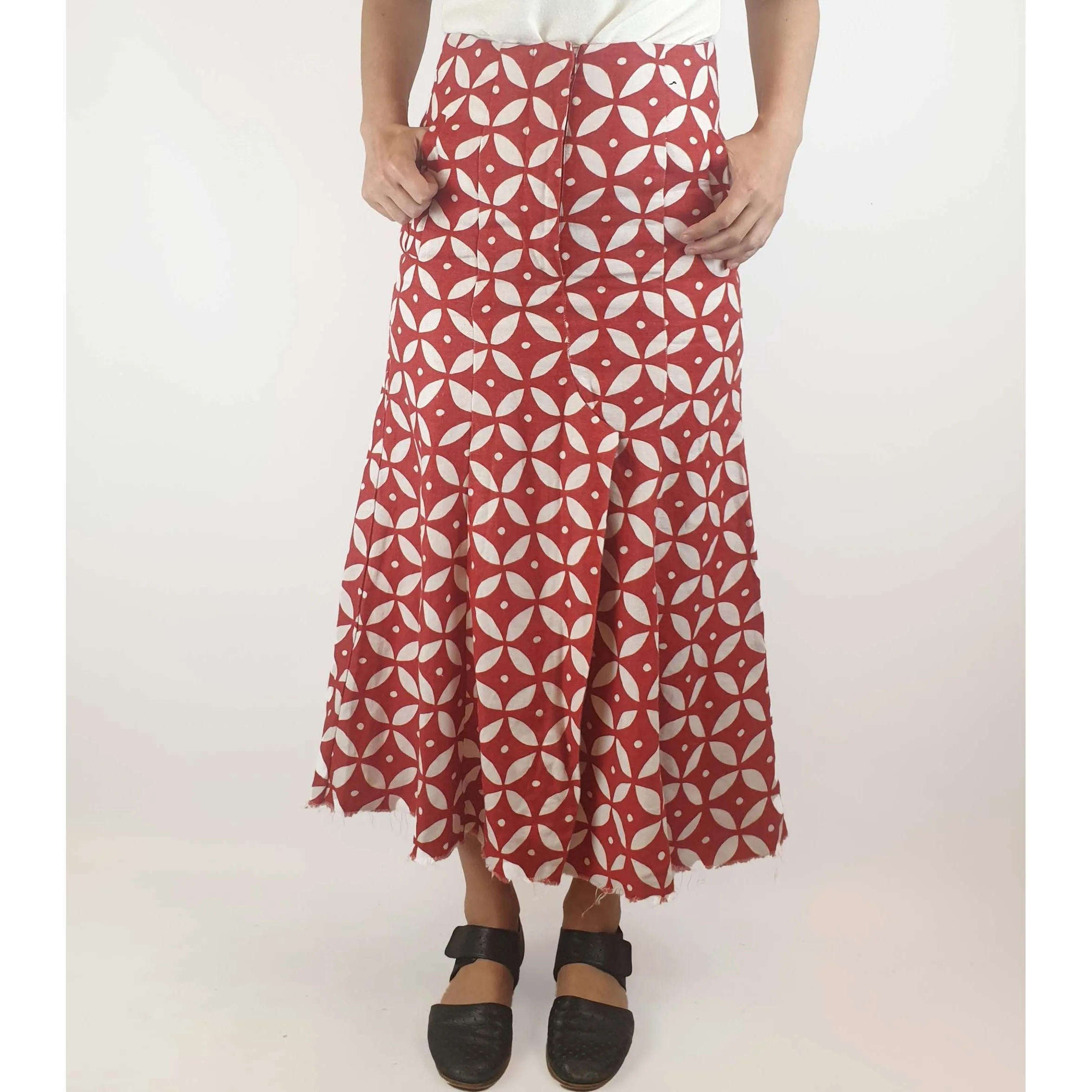 Lee Mathews preloved red 100% linen skirt with pretty white print size ) (best fits size 6-8)