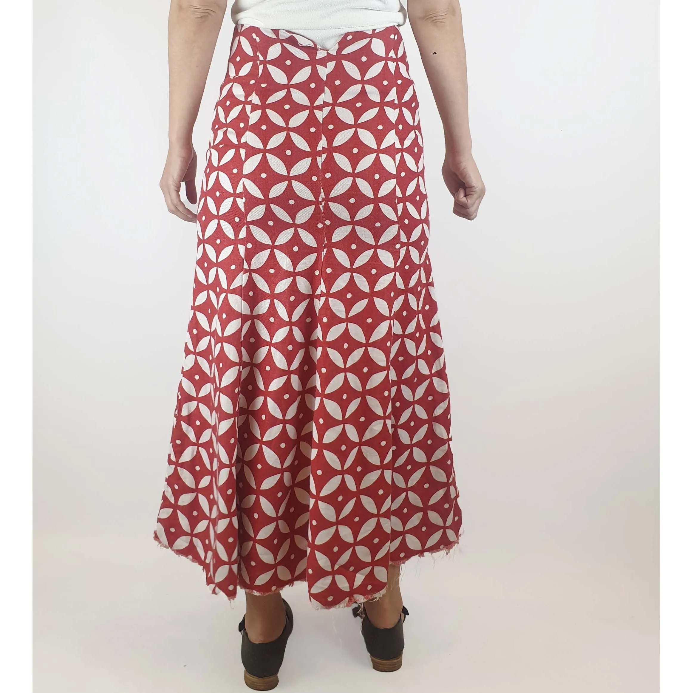 Lee Mathews preloved red 100% linen skirt with pretty white print size ) (best fits size 6-8)