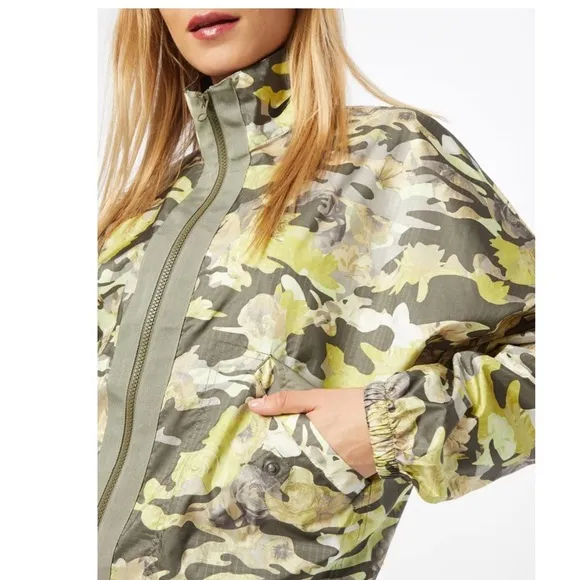 NWT Nike Women's Jackets &amp; Coats Nike Oversized Sportswear