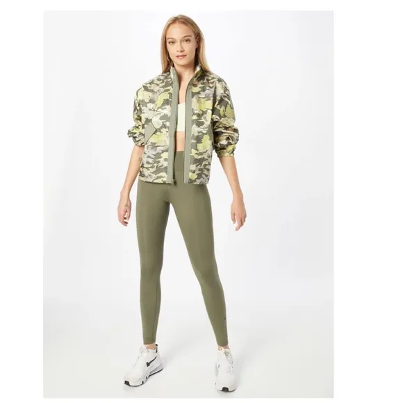 NWT Nike Women's Jackets &amp; Coats Nike Oversized Sportswear