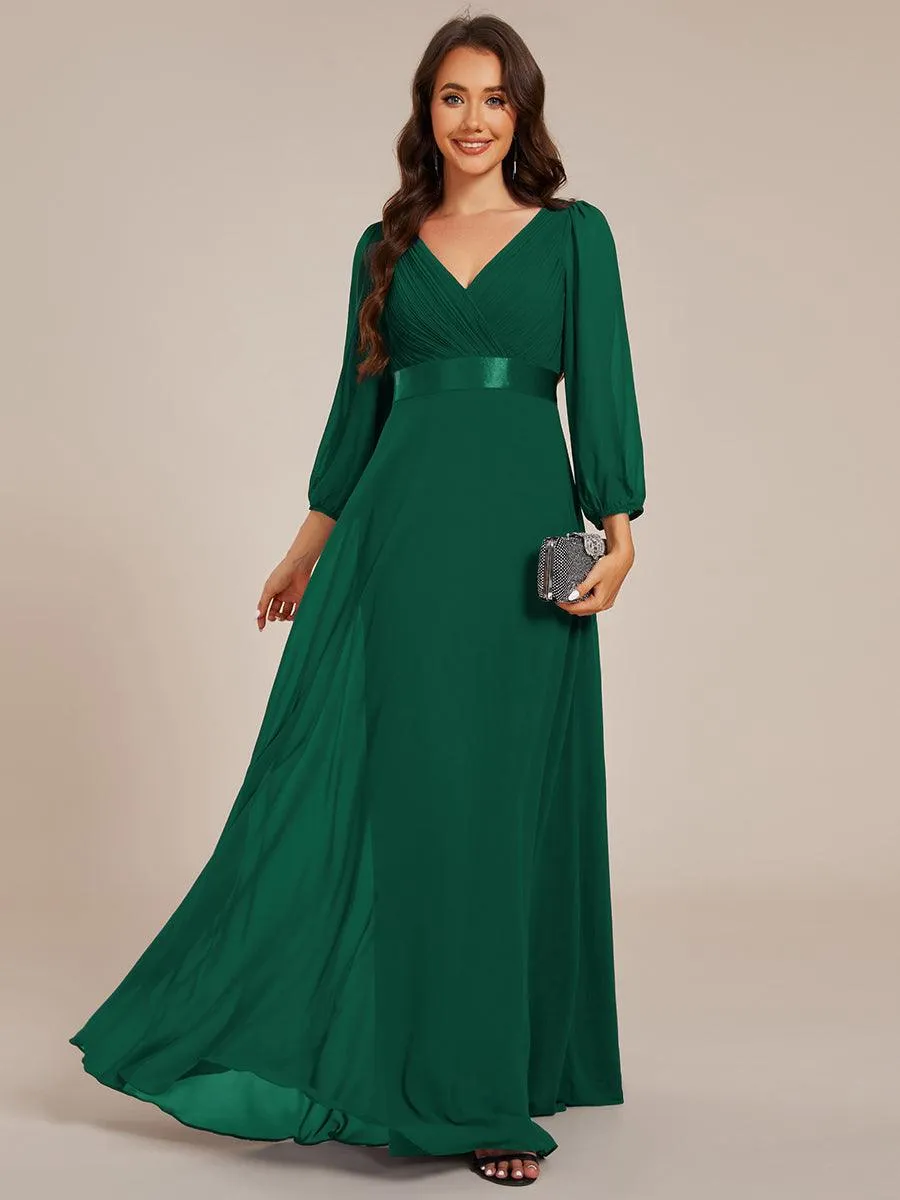 Robe de soirée trapèze taille empire en mousseline à manches longues