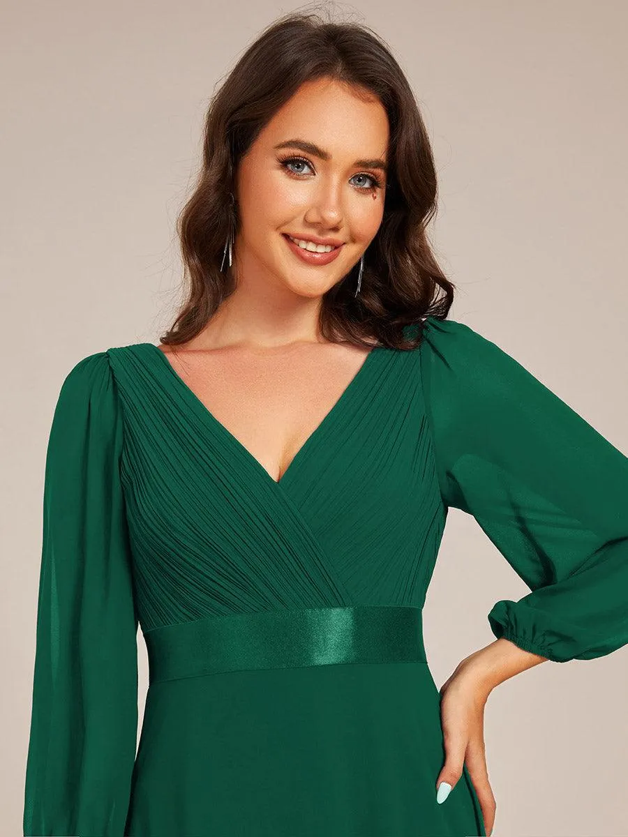 Robe de soirée trapèze taille empire en mousseline à manches longues