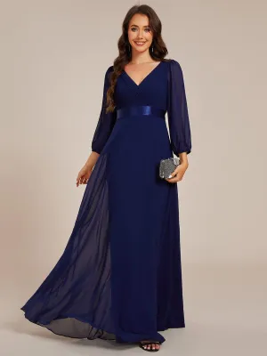 Robe de soirée trapèze taille empire en mousseline à manches longues