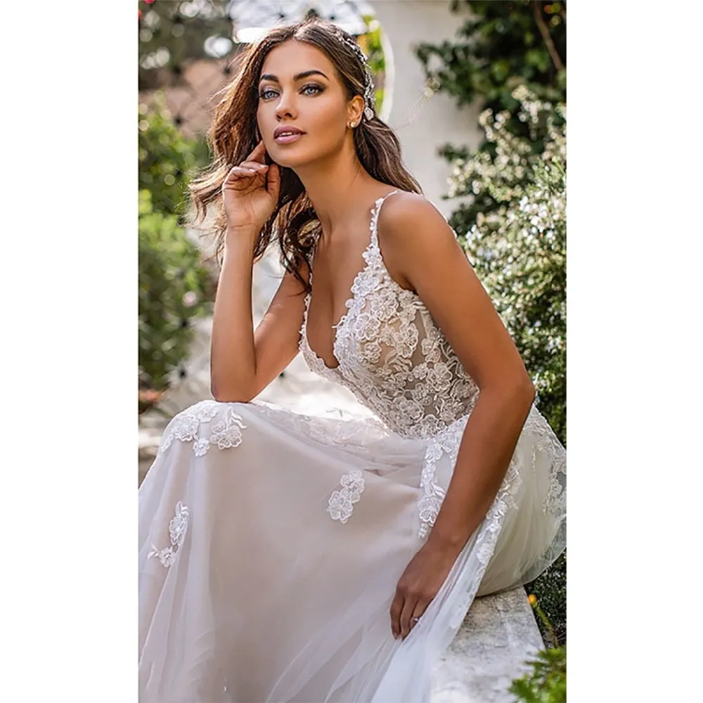 Roycebridal Long Boho A-Line Backless Wedding Dress 3D Flowers Spaghetti Straps Bride Dresses Princess Floor Length Wedding Gowns