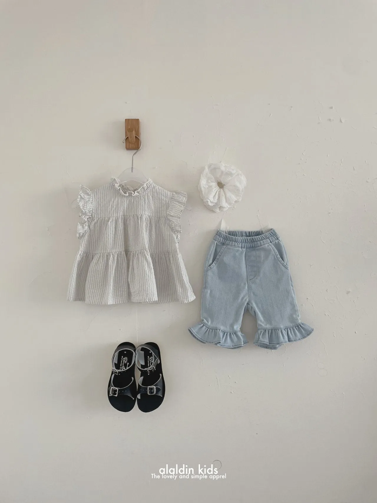 Ruffle bootcut pants