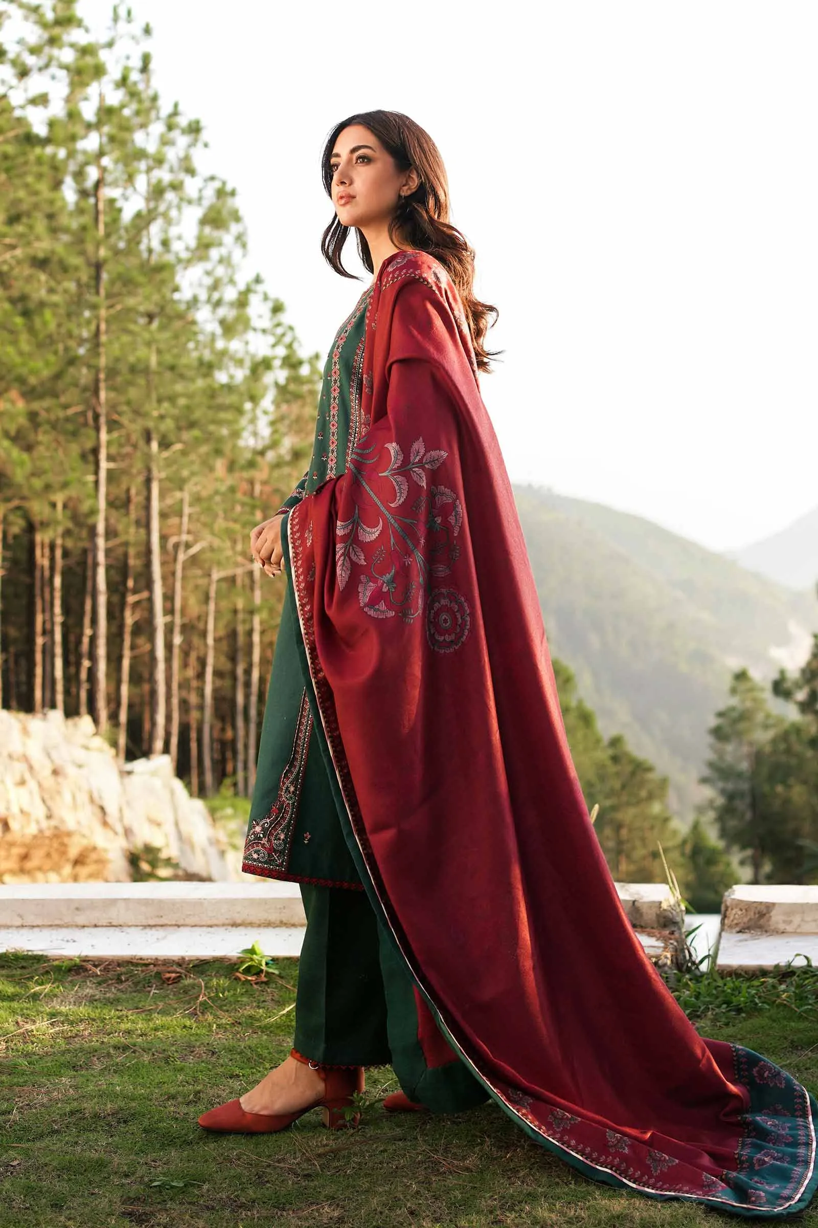 ZW22-2A | Zara Shahjahan Coco Winter Collection 2022 | Unstitched Embroidered Khaddar Linen  Suits