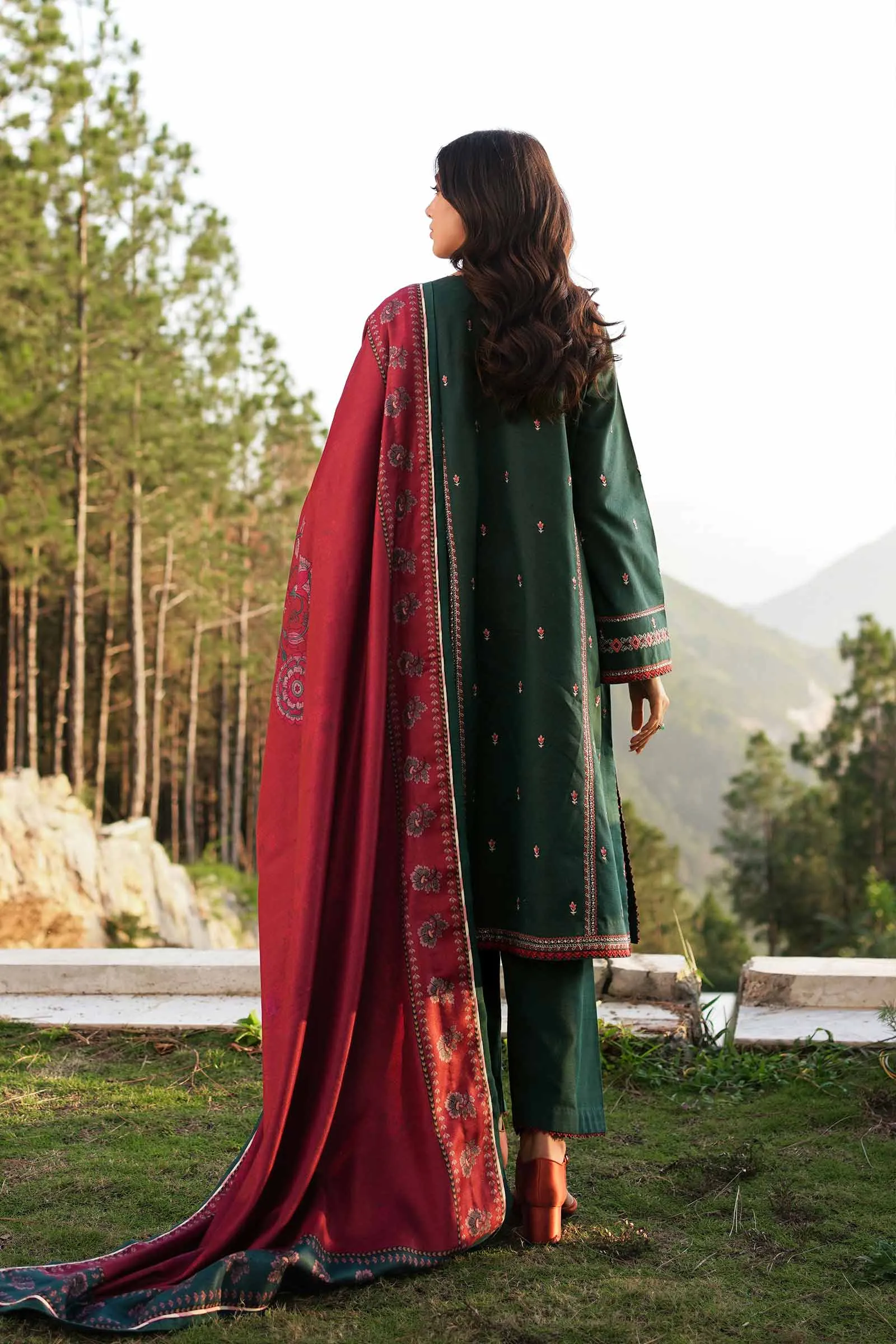 ZW22-2A | Zara Shahjahan Coco Winter Collection 2022 | Unstitched Embroidered Khaddar Linen  Suits